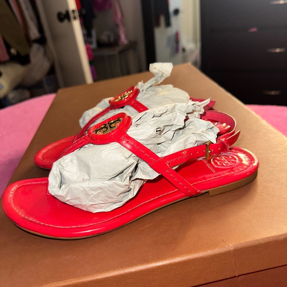 Tory Burch sandals 🧡
